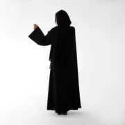 ⁦عباية "فخامة الدانتيل" الكلاسيكية⁩ - الصورة ⁦2⁩